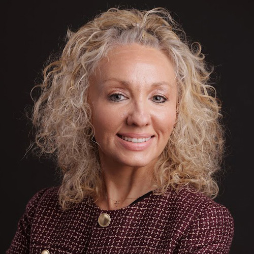 Headshot of Carrie Ernst