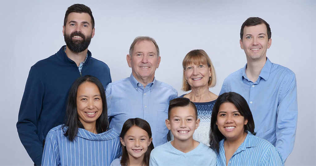 Group photo of Lieutenant General Ken Keen and Family